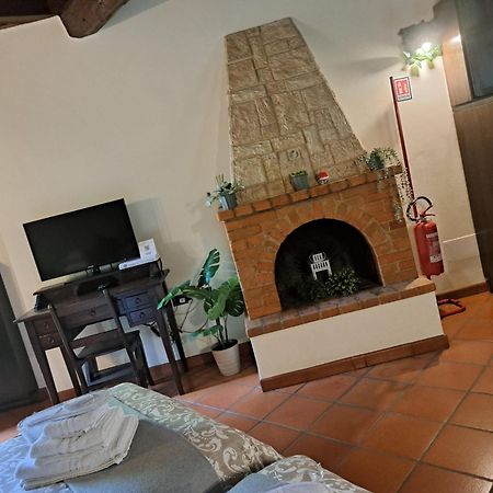 Monolocale Beatrice Abbadesse Guest House Milano Exterior foto