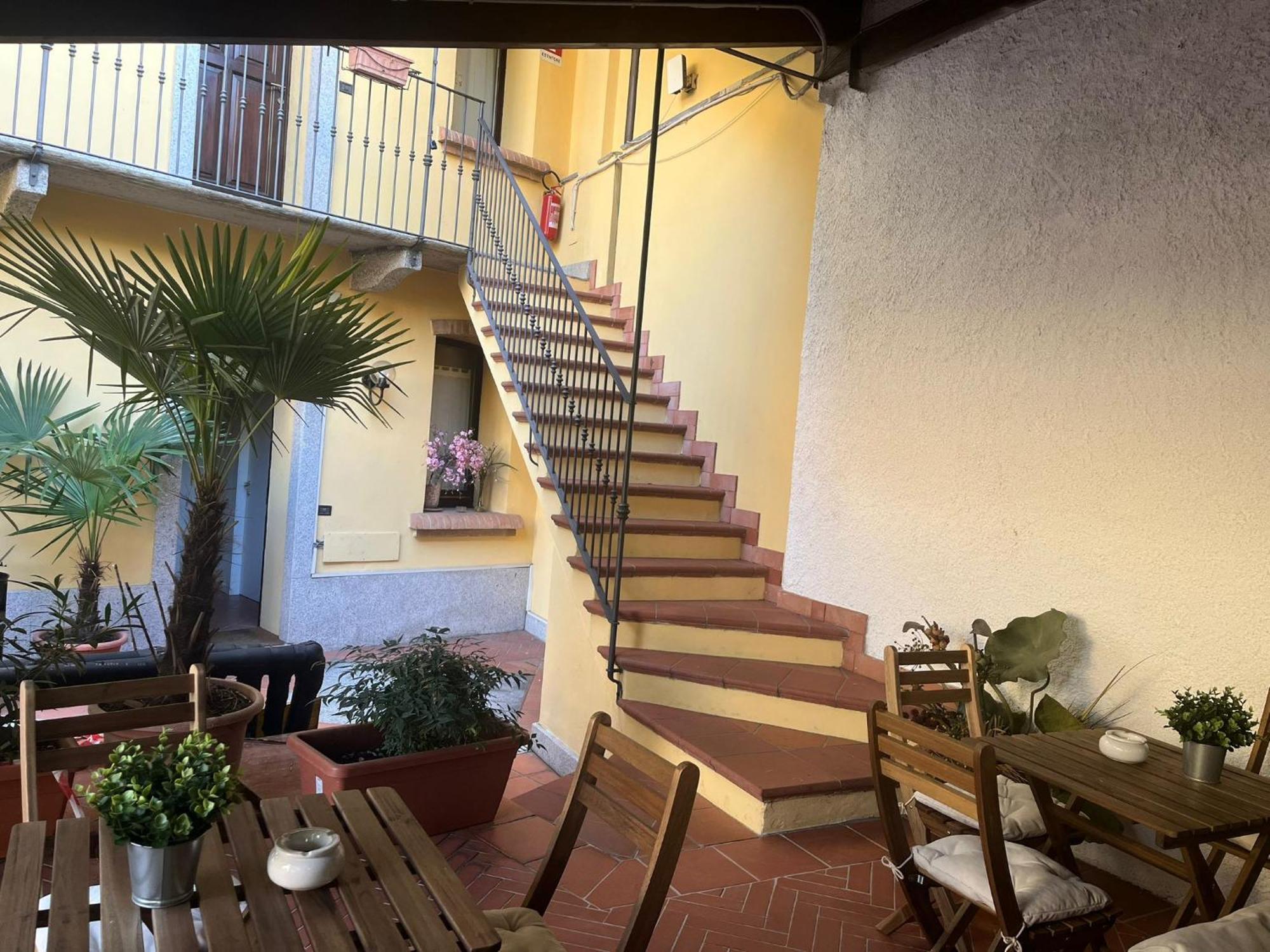Monolocale Beatrice Abbadesse Guest House Milano Exterior foto