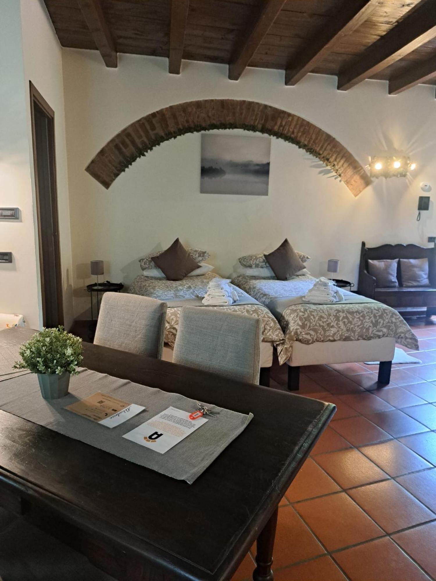 Monolocale Beatrice Abbadesse Guest House Milano Exterior foto